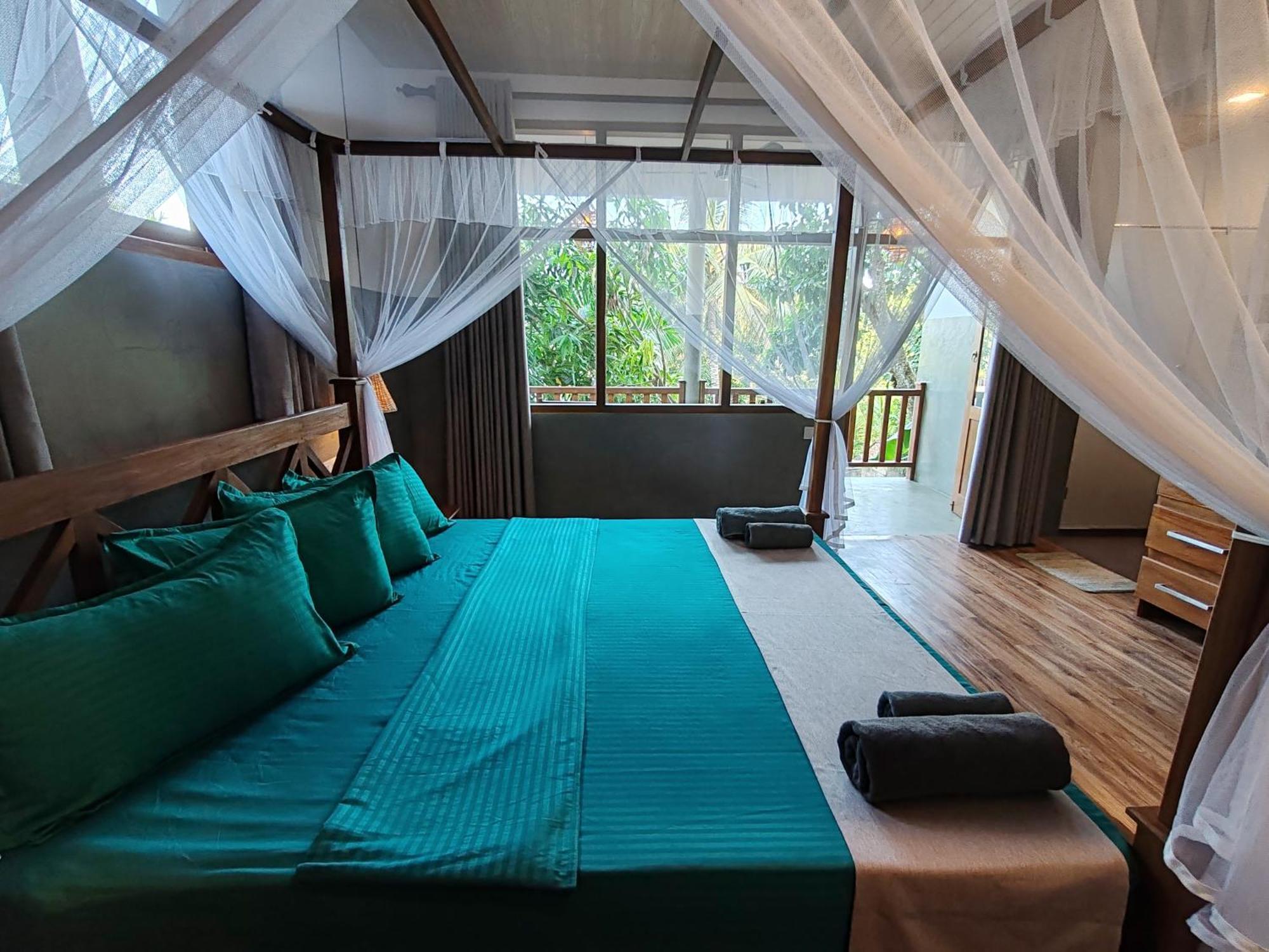 Hotel The Jungle View Mirissa Esterno foto